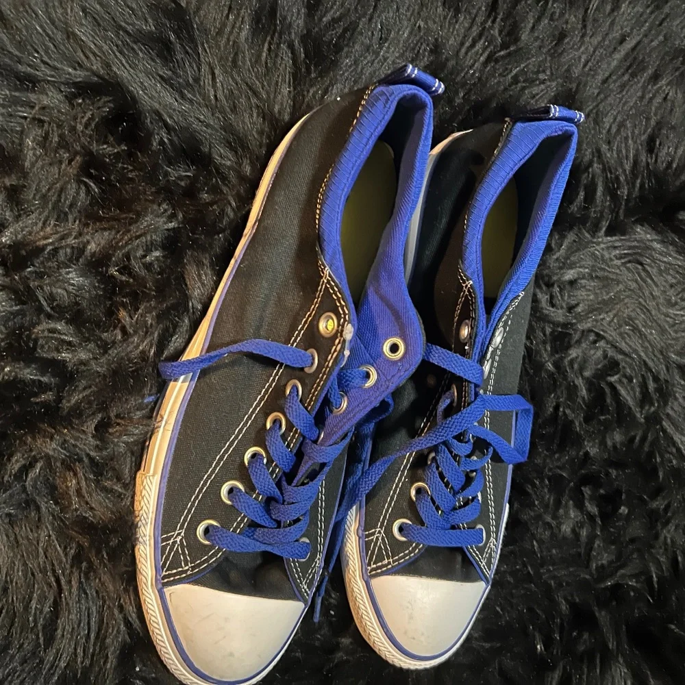 Converse - Picture 1 of 5